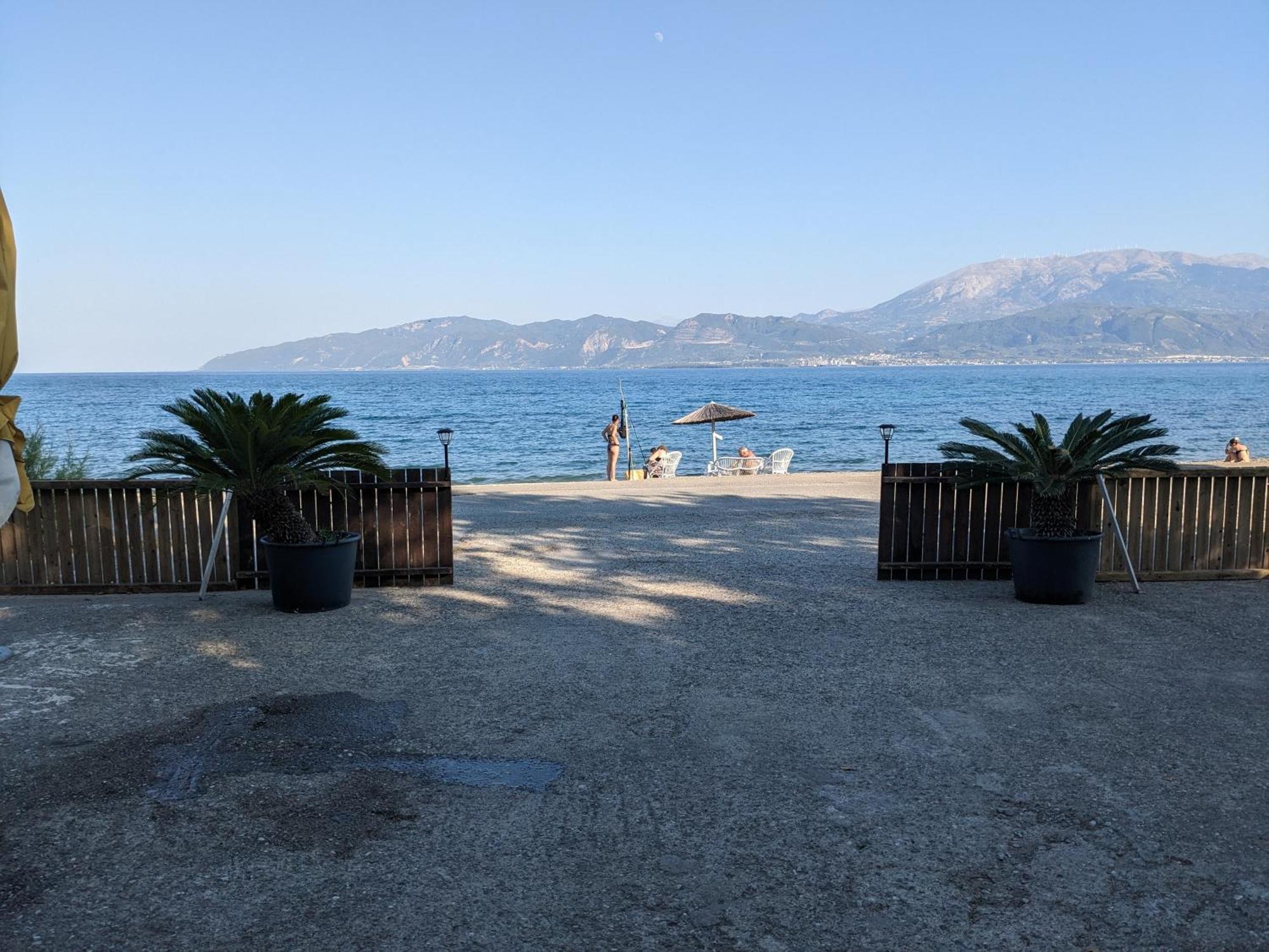 Nafpaktos Beach Apartment Exteriör bild